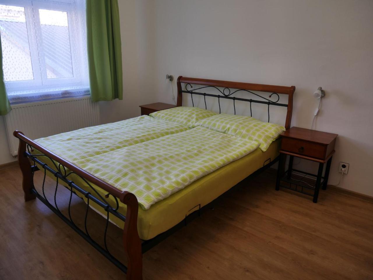 Moskevska 40 * Карлові Вари